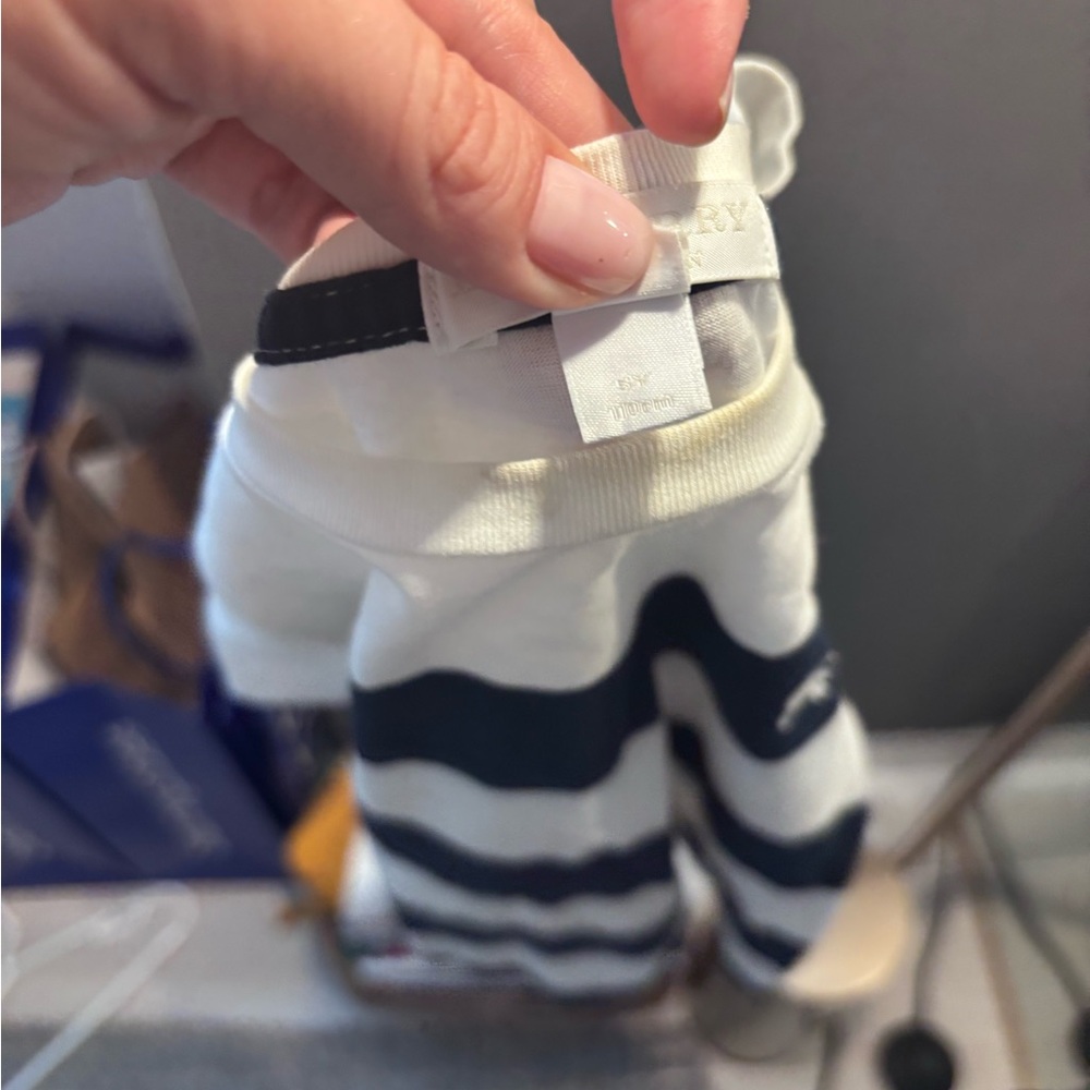 Burberry T-shirt, size 5Y in great condition